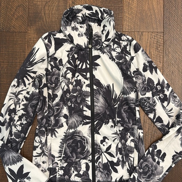 Lululemon Forme Jacket II Floral Brisk Bloom Black White Cuffins - Picture 7 of 13